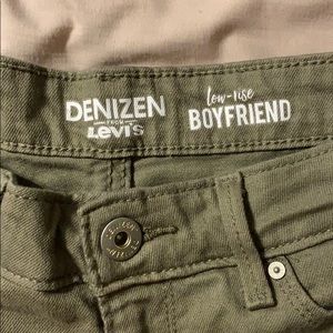 Denizen levis low rise boyfriend jeans